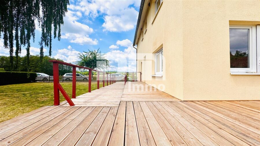 Kernsaniertes 1-2 Familien Fachwerkhaus in naturnaher Ortsrandlage - Terrasse